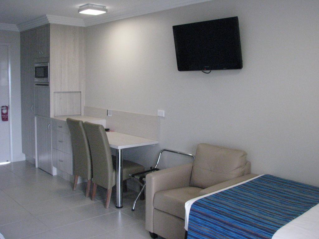 Cardwell Beachcomber Motel & Tourist Park Buitenkant foto